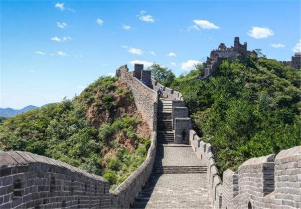 出席中国驻外使领馆国庆招待会外国嘉宾共祝新中国69周年华诞