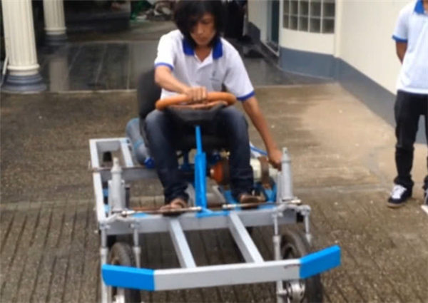 缅甸中学生发明“空气动力”车，不用油不用电，仅800元造一辆