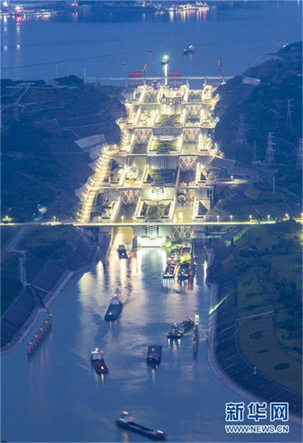 三峡船闸2018年过闸货运量突破1亿吨