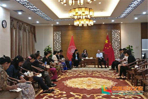 缅甸大学校长代表团访问华侨大学