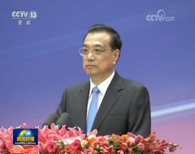 李克强与日本首相安倍晋三共同出席首届中日第三方市场合作论坛并致辞