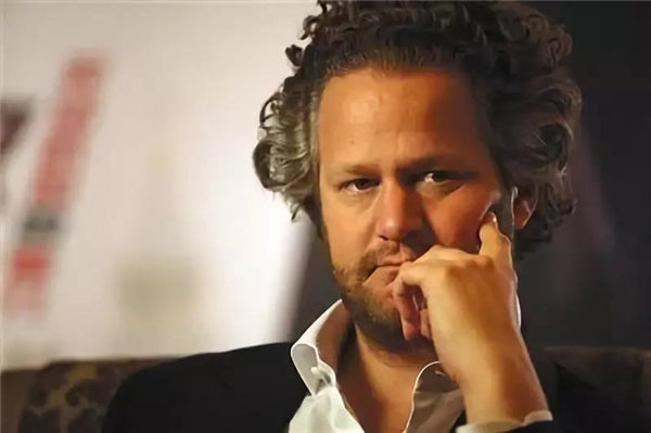 论华人医生医术有多高超？好莱坞著名导演用自己的奥斯卡奖杯向他致谢！