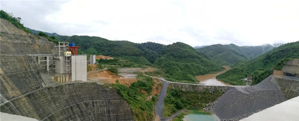 南方电网老挝水电站投产 惠及200多万人