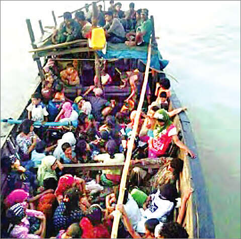 来自若开邦地区的难民船搁浅于仰光河口