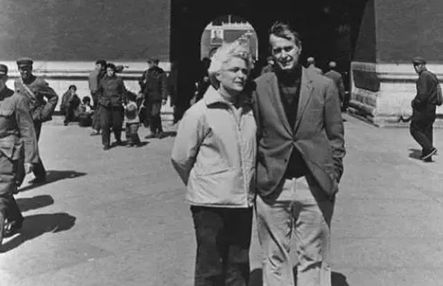 平论 | 老布什去世，美第五舰队司令“自杀”，经贸休战90天，到底有何玄机？