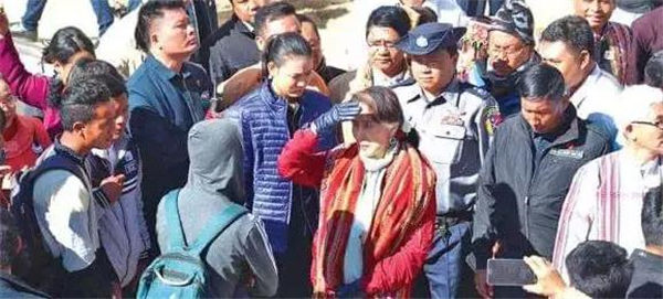 昂山素季：想要当富豪就不要想着当官