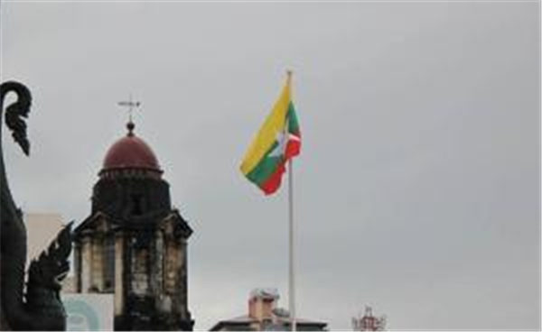 缅甸执政党修宪提案获议会通过，军方议员起立沉默抗议