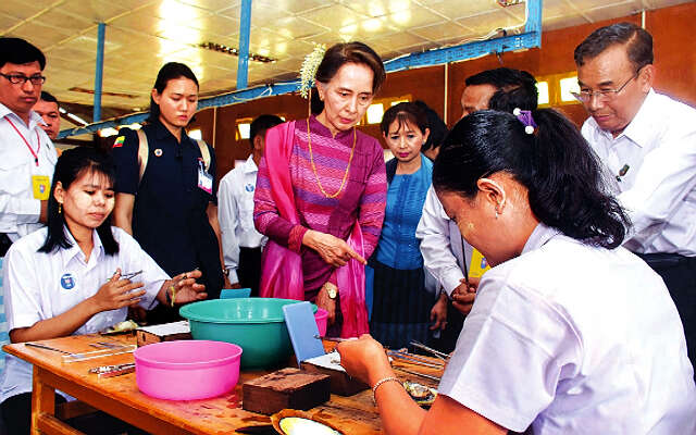 国务资政视察丹老地区沿海岛屿