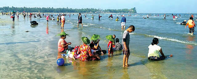 伊洛瓦底省的昌达海滩开始热闹起来了