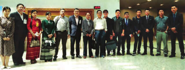 缅甸媒体代表团前往中国采访“两会”新闻