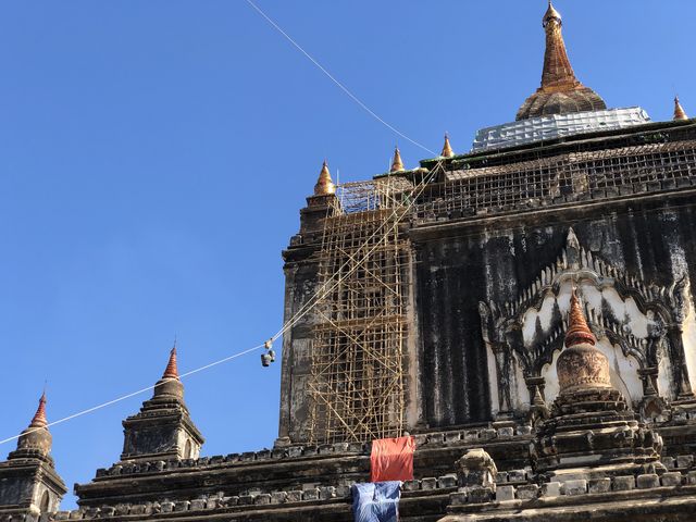 中国专家在缅甸抢修佛塔