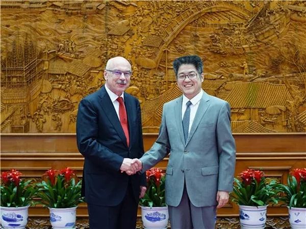 环球网评论：美英反对联合国反恐官员访新疆，暴露了什么？