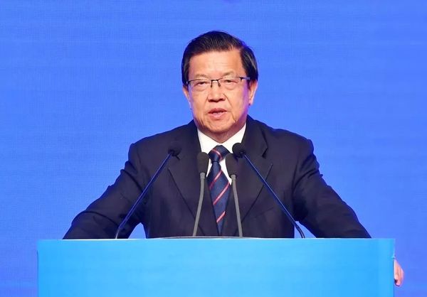 龙永图震撼演讲：精辟分析中美大势，非常精彩！（强烈推荐）