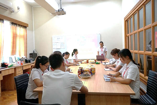 仰光新世纪国际中文学校召开期末工作总结会（李丽）