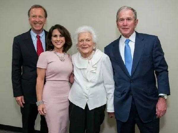 尼尔·布什：妖魔化中国将把美引上危险之路