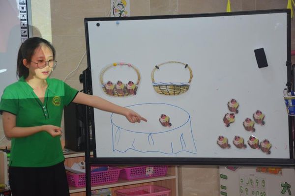 示范引领促反思，教学研讨谋发展