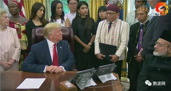 特朗普问了“罗兴伽”代表一句话，又被“炒作”了