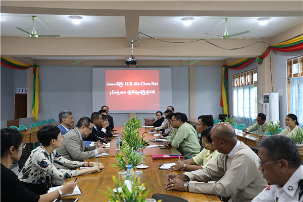 驻缅甸大使陈海赴若开邦皎漂考察