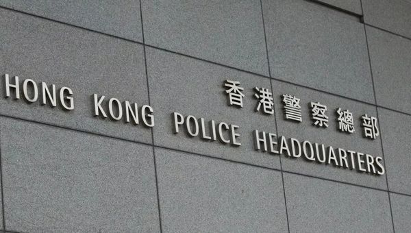 在香港警察总部，听英籍“爆头警司”骂暴徒卑鄙！
