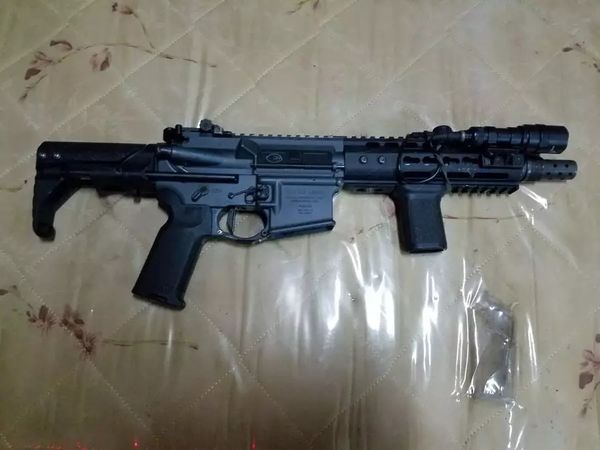 港警查获的枪，从美国来！