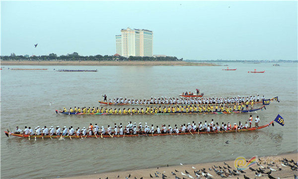 湄公河畔送水节