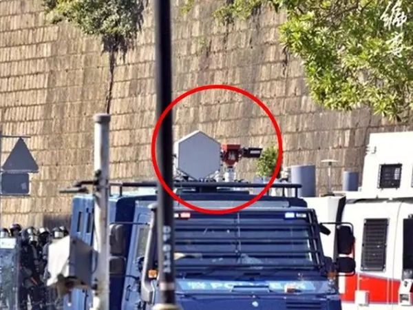 暴徒闻“炮”惊呼“会死人”，结果…