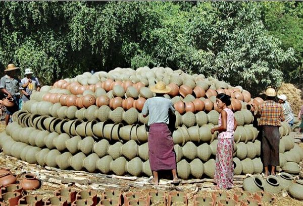 晴朗季节到来缅甸乡村地区陶罐烧制业如火如荼