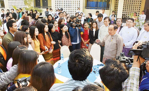 由武汉返回的59位缅甸留学生顺利通过隔离检疫