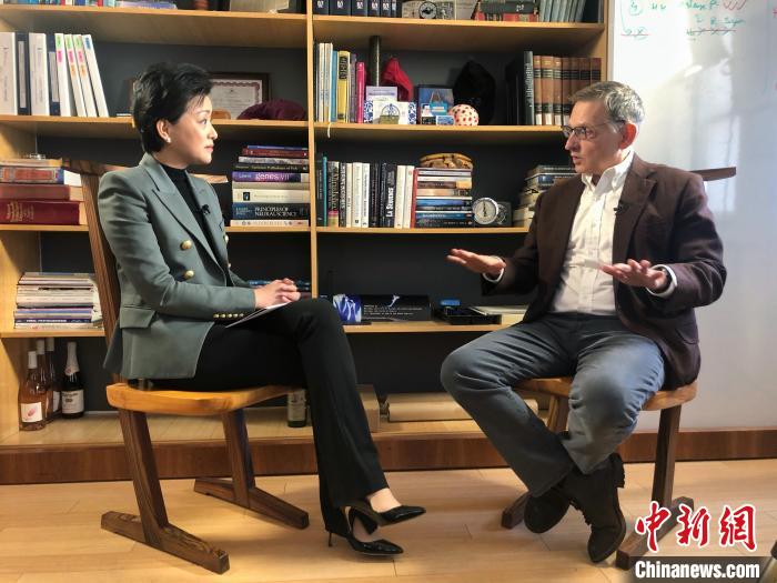 “病毒猎手”利普金：新冠病毒非人造 精确检测试剂将于本周送到中国