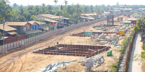 韩缅友谊大桥(达拉大桥)正在加紧施工中