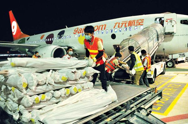 缅甸成衣厂所需原料由中国紧急输入