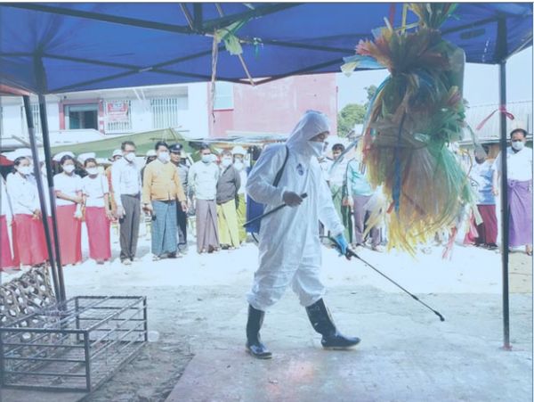 敏达市对城内市场进行消毒工作