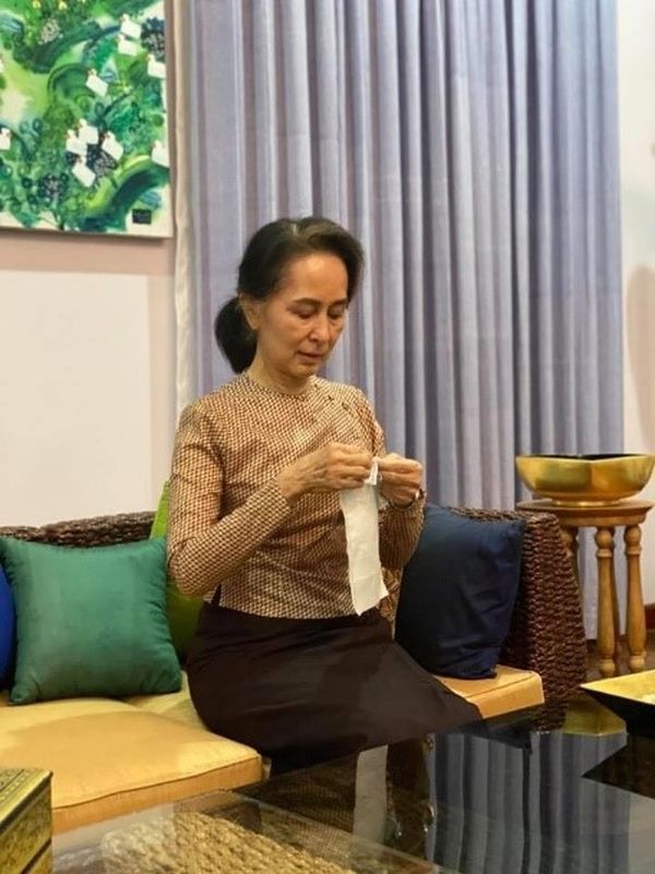 国务资政杜昂山素季表示从明天起向全国无业贫困户提供食品