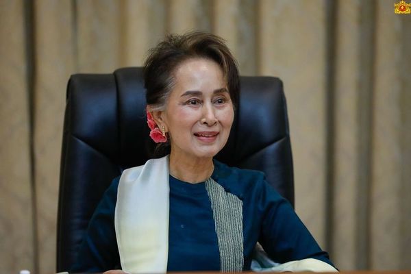 国务资政表示国家将竭尽全力解决老百姓担心的民生问题