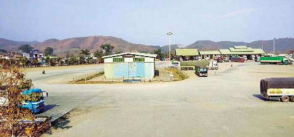 木姐边贸口岸进出车辆显著减少