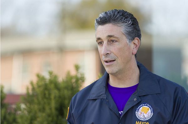 美国一市长称在去年11月就已感染新冠病毒