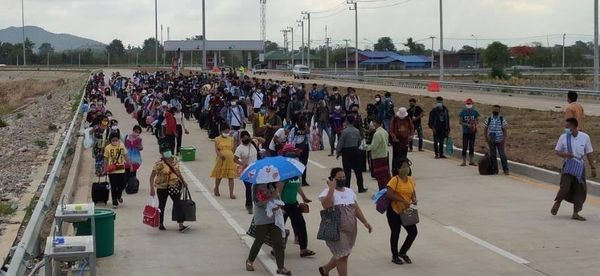 又有426名缅甸公民从妙瓦底边境缅泰友谊大桥回国