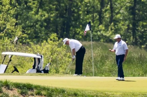 英媒文章：美国护照曾是资产，在特朗普治下已成负债