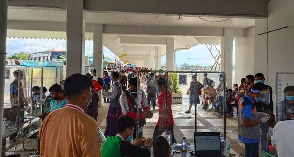 又有500多名缅甸公民从泰缅边界妙瓦底口岸回国