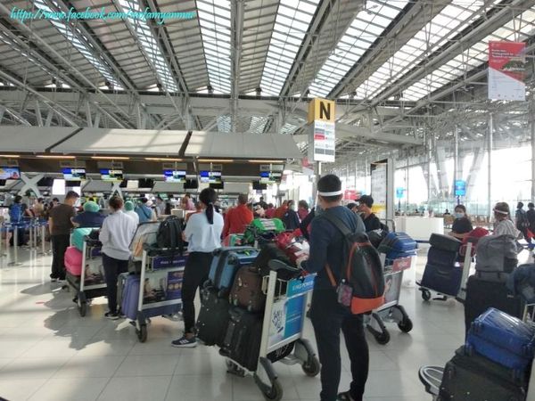 已有2800多名公民乘坐救援飞机回国