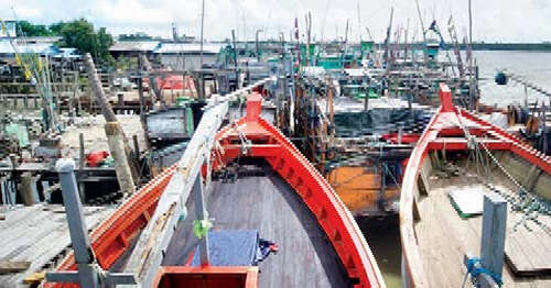 缅甸雨季禁渔期已到远海捕鱼船都返回港口