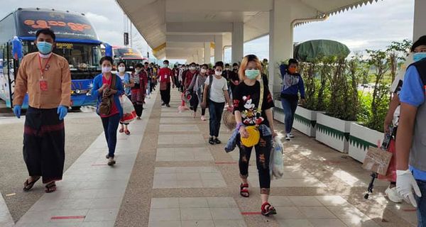 又有120多位缅甸劳工从泰缅边境妙瓦底口岸回国