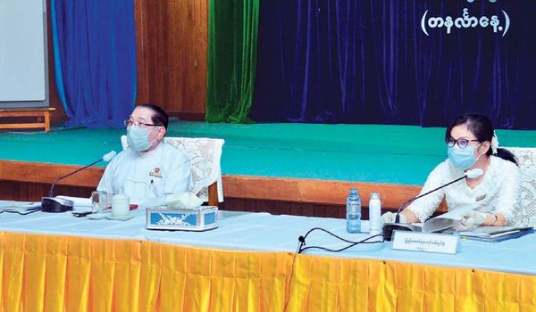 缅甸电力暨能源部汇报一年来的工作成绩