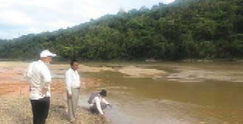 缅甸腊戌环保单位开始调查瑞丽江江水变色的原因了