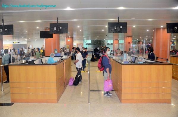 滞留在马来西亚与新加坡的缅甸公民回国