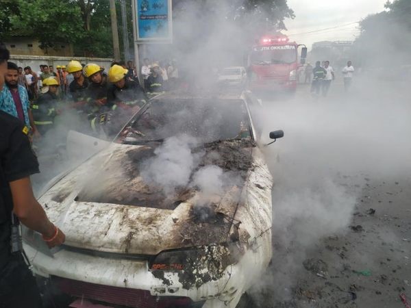 南奥加拉巴渡敏加拉公园附近一辆汽车发生自燃