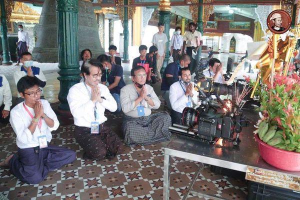 电影《昂山》今日上午在大金塔重新开拍