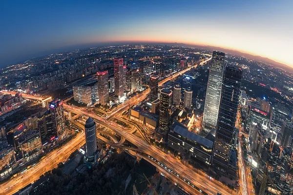 德媒：西方应该和中国比比，谁让百姓过得好