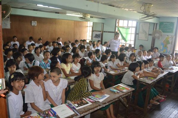 初级中学（初中）9月底才能开学