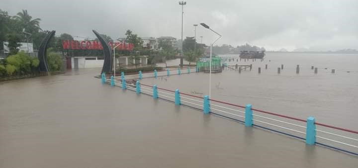 丹伦江（萨尔温江）水位已超警戒线，居民往安全处迁移